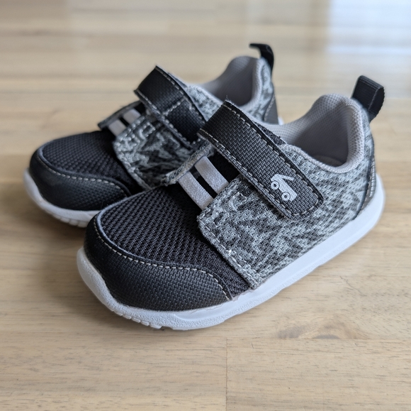 See Kai Run Basics Mesh Active Sneakers (Toddler size 6) - Picture 1 of 7
